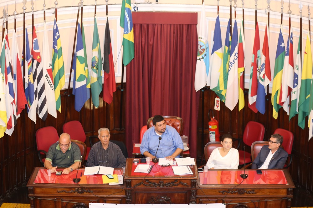 Bruno Lessa participa de sabatina com servidores municipais em Niterói