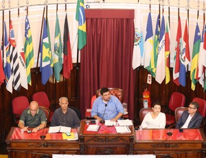 Bruno Lessa participa de sabatina com servidores municipais em Niterói