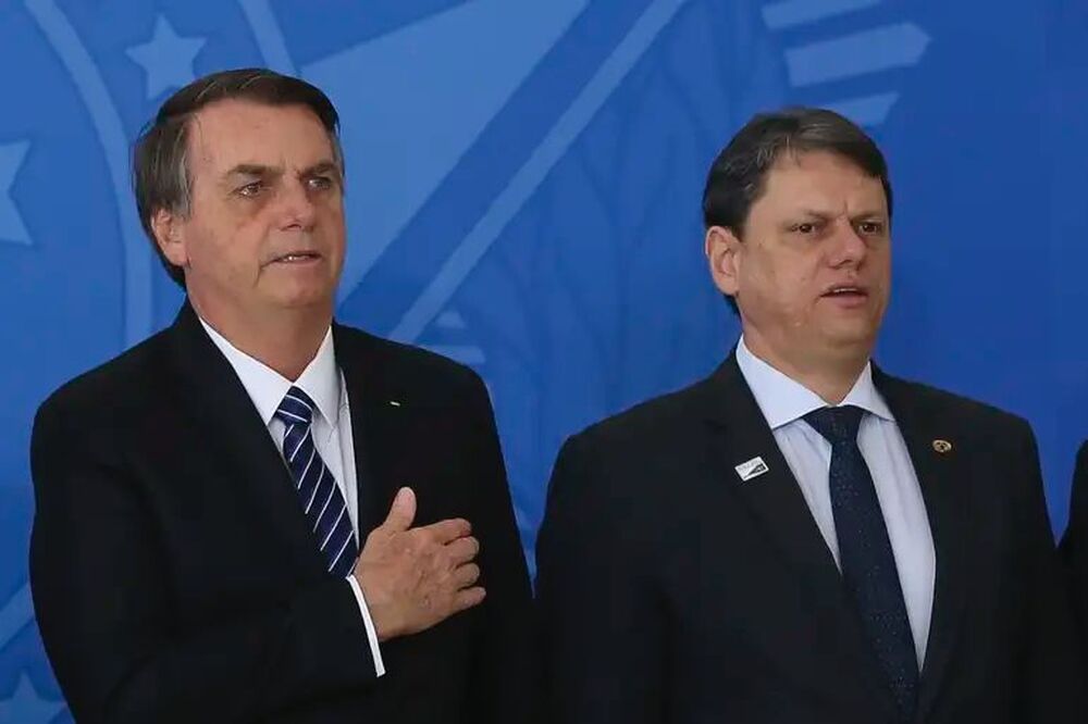 Bolsonaro começa a ser abandonado pela base: Tarcísio ignora conselho e apoia Nunes em São Paulo