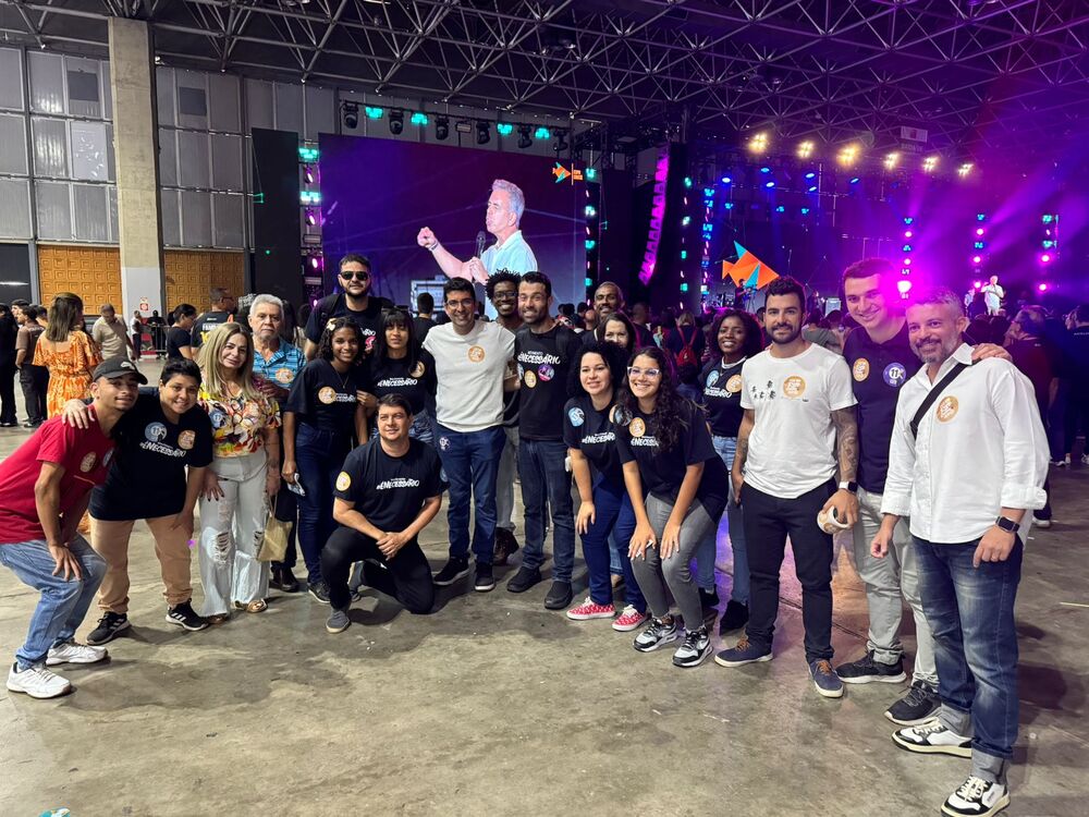 Marcelo Queiroz visita Expo Cristã e prestigia show da Banda Animal