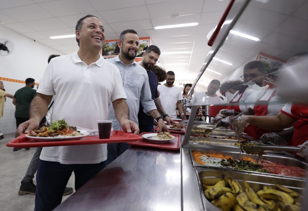 RODRIGO NEVES NO RESTAURANTE POPULAR DO FONSECA: “alimentação de qualidade é um direito fundamental”