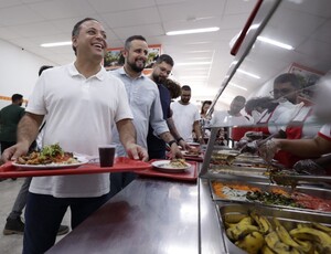 RODRIGO NEVES NO RESTAURANTE POPULAR DO FONSECA: “alimentação de qualidade é um direito fundamental”