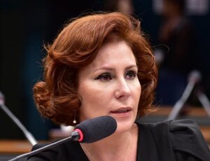 Deputada Carla Zambelli é internada com arritmia e não comparece ao depoimento no STF sobre invasão ao CNJ