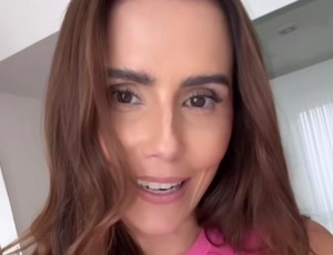 Deborah Secco declara amor à Talita Galhardo