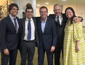 Eduardo Paes e Marcelo Queiroz selam a paz em Brasília