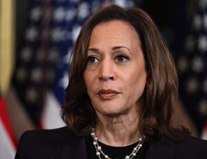 Kamala recebe o apoio em editorial do The Guardian por Trump ser risco à democracia