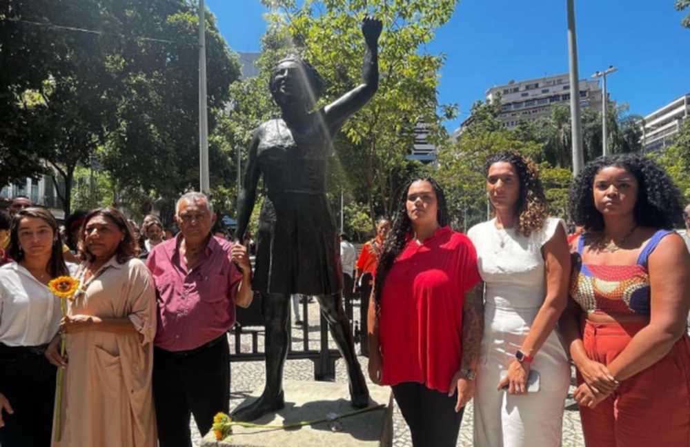 Protesto por justiça marca julgamento dos acusados pelo assassinato de Marielle Franco e Anderson Gomes