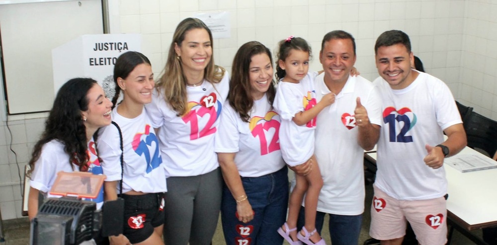 AO VOTAR, RODRIGO NEVES AFIRMA QUE NITERÓI VAI ESCOLHER A DEMOCRACIA E A BOA GESTÃO CONTRA O EXTREMISMO E DESPREPARO