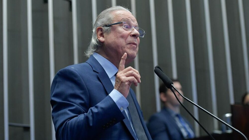 José Dirceu, recupera direitos políticos e aponta para eleições de 2026, após decisão do STF