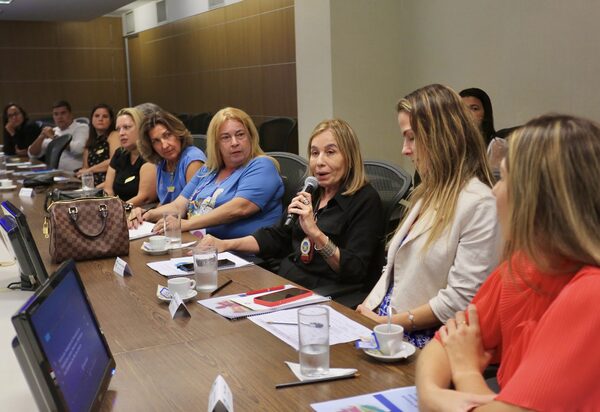 Flamengo, Vasco, Botafogo e Fluminense se reúnem para prevenir a violência contra mulheres nos estádios no Rio