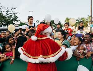 Caxias Shopping dá início à temporada de Natal com a chegada do Papai Noel e decoração temática “Festival na Neve”