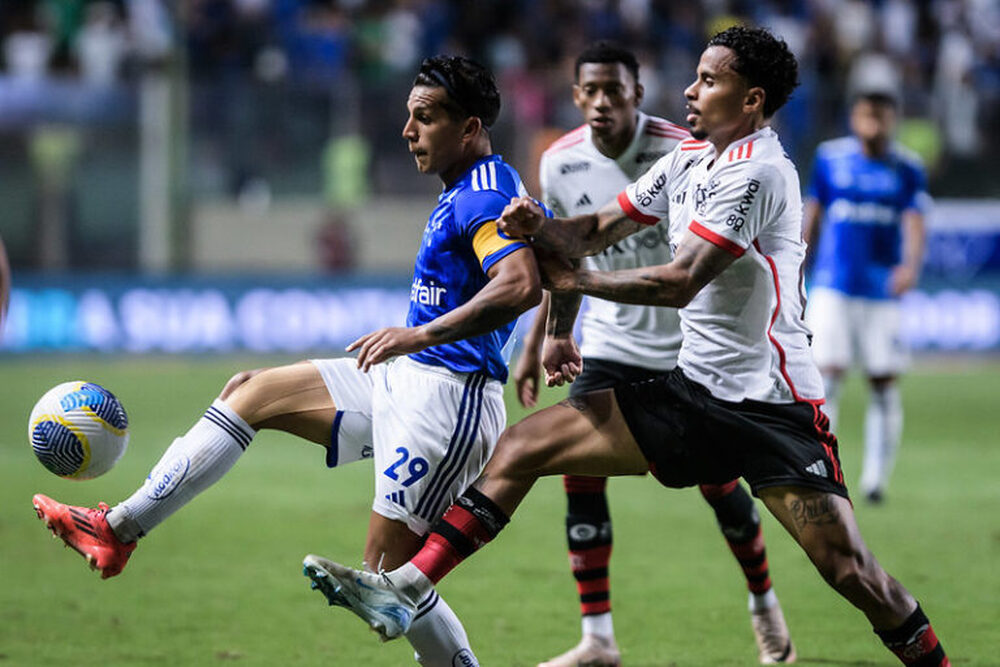 Com reservas, Flamengo marca gol ‘na malandragem’ e vence Cruzeiro no teste final antes da Copa do Brasil