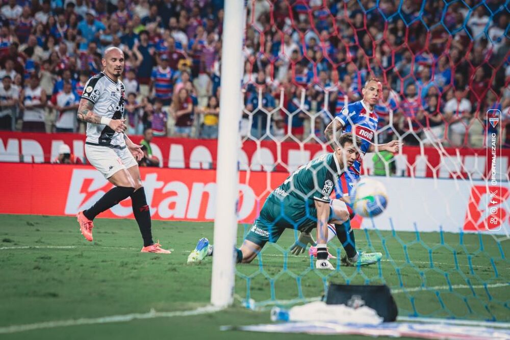 Vasco perde para o Fortaleza e fica mais distante do sonho da vaga na Libertadores