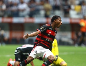 Flamengo domina Atlético-MG e é pentacampeão da Copa do Brasil