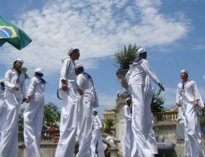 A Grande Companhia Brasileira de Mystérios e Novidades celebra o Mês da Consciência Negra com a ópera popular 'Chegança do Almirante Negro na Pequena África', que encena a importante história de um herói brasileiro