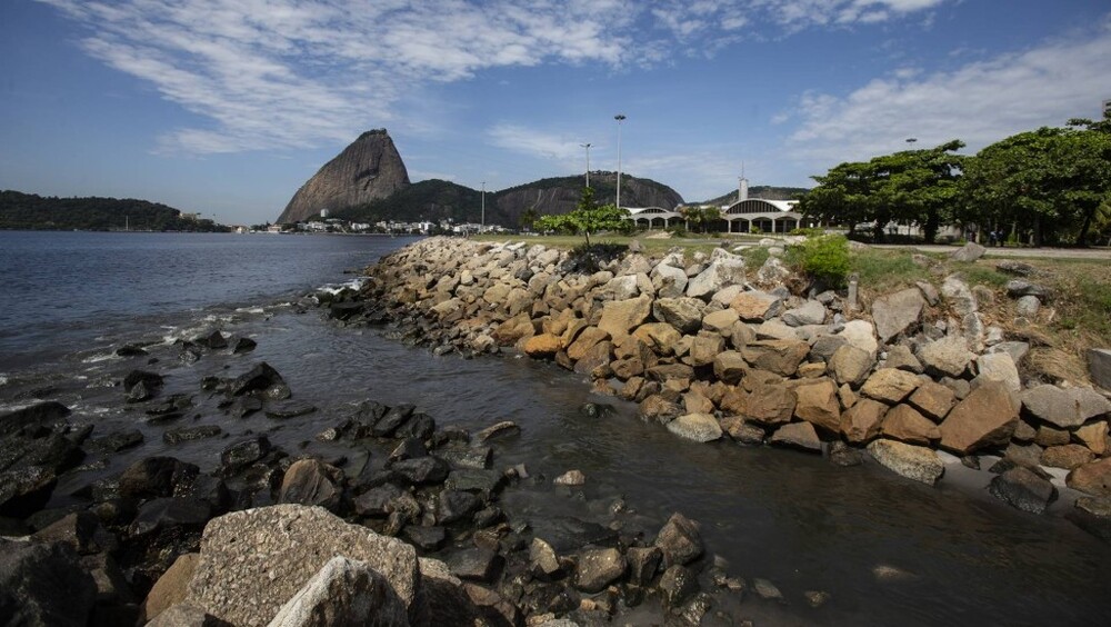 Águas do Rio prometeu banho de loja no saneamento básico, mas alega R$ 5,9 bilhões de prejuízos para deixar o carioca na merda