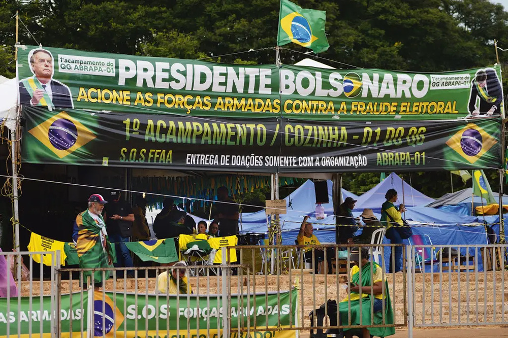 Bolsonaro tinha plano de fuga com uso de armas e técnicas militares