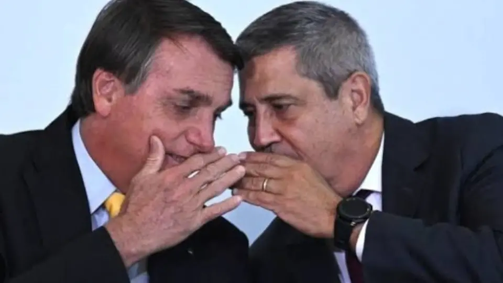 Mensagens vazadas reforçam resistência de Bolsonaro a golpe 