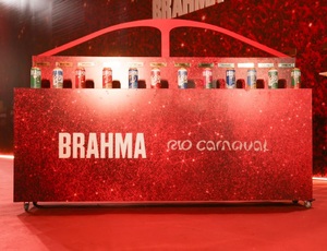 Brahma lança latas temáticas em homenagem às escolas de samba para o Carnaval do Rio 2025