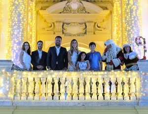 Palácio Guanabara ganha iluminação especial de Natal com árvore interativa