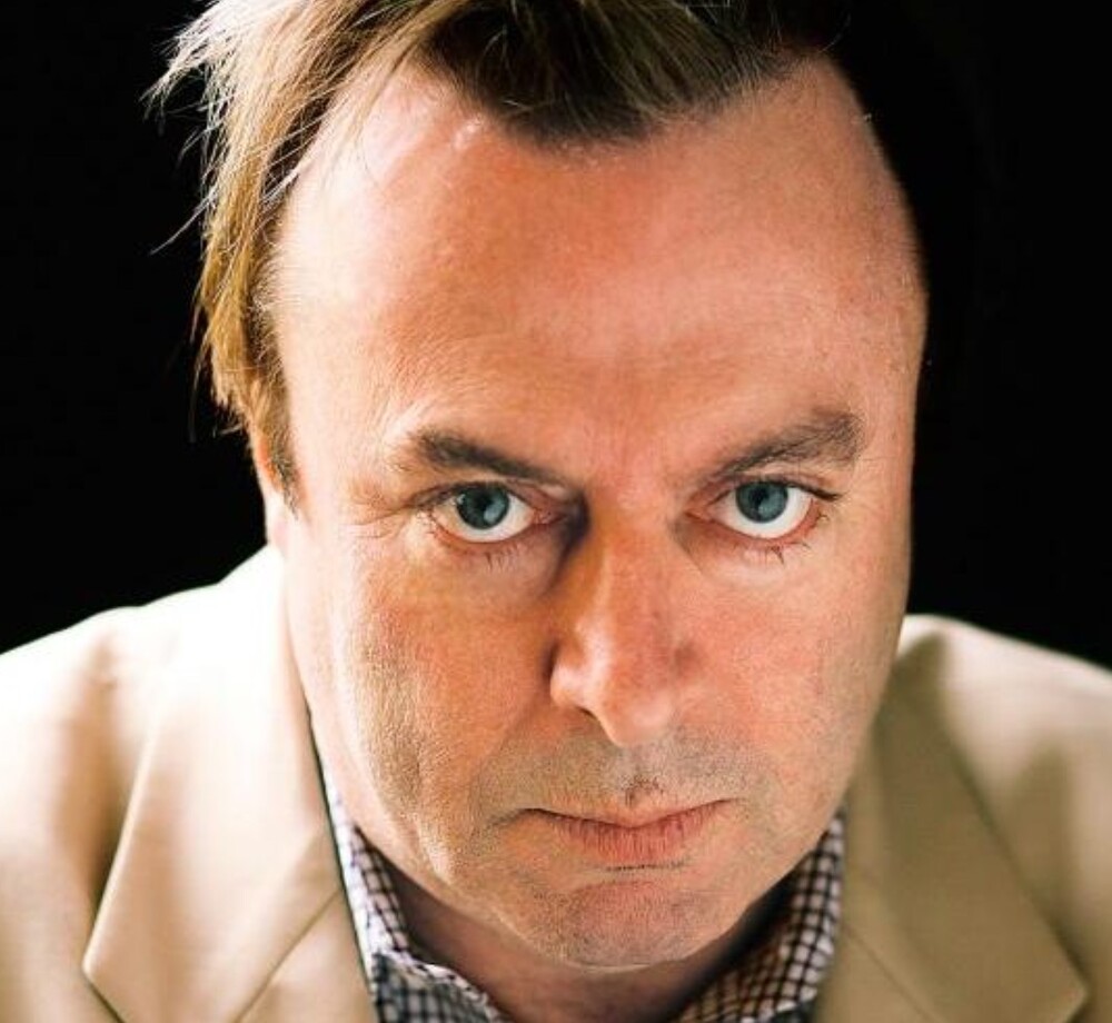 Saiba quem foi Christopher Hitchens, o intelectual que declarou guerra à religião