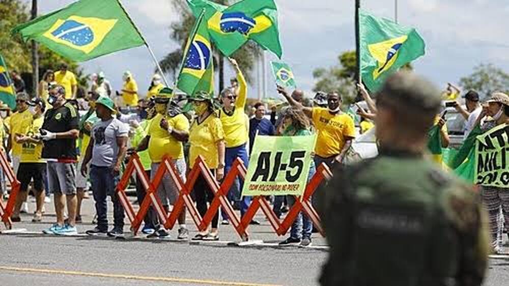 Brasil escapa de golpe e assassinatos planejados pela extrema direita, afirma Le Monde