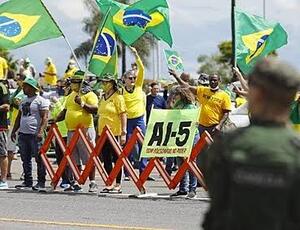 Brasil escapa de golpe e assassinatos planejados pela extrema direita, afirma Le Monde