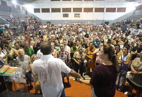 Rodrigo Neves faz ato de inclusão de beneficiários da Moeda Arariboia