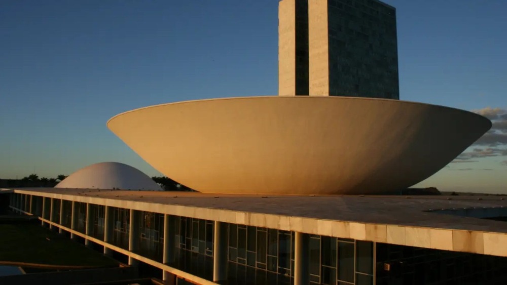 Nove deputados federais renunciam para assumir prefeituras