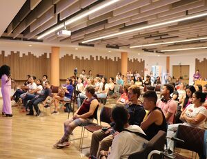 Tais Baptista: da sala de aula ao palco do empreendedorismo, uma história de propósito e inspiração