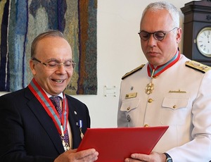 Presidente do TJRJ recebe a mais alta condecoração da Marinha do Brasil