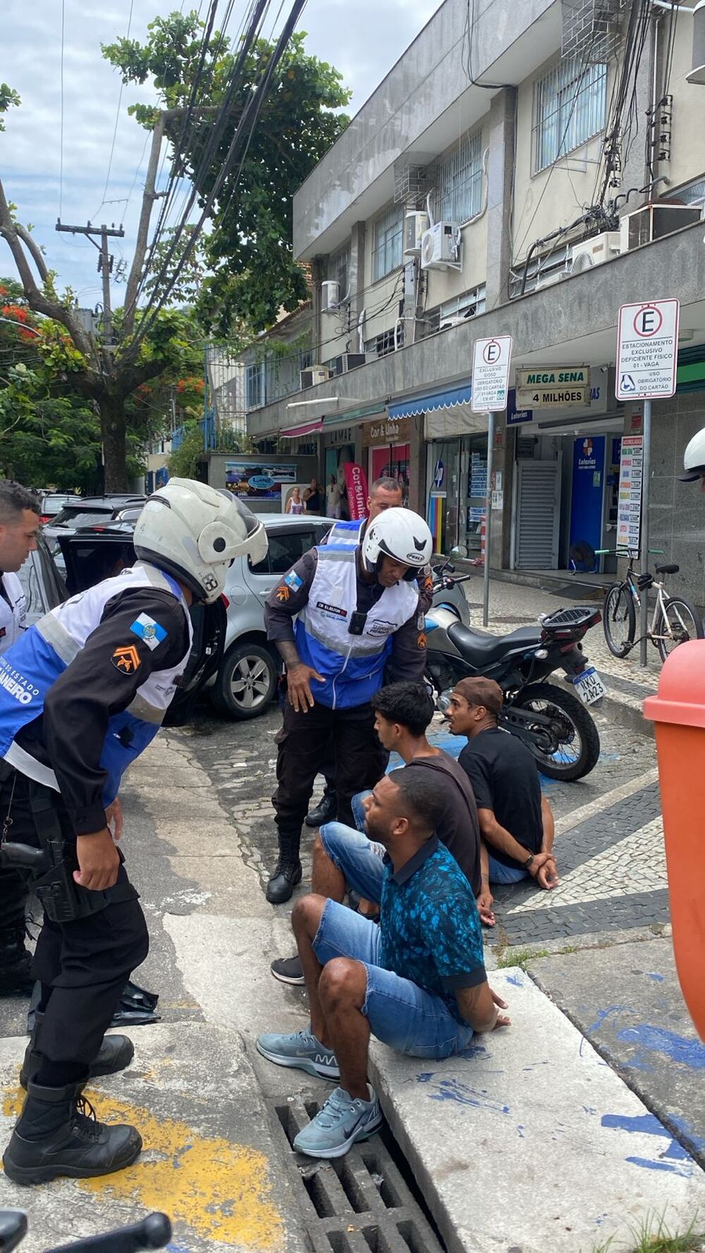 Ação integrada da Prefeitura e Segurança Presente resulta na prisão de três homens que roubaram farmácia em Icaraí