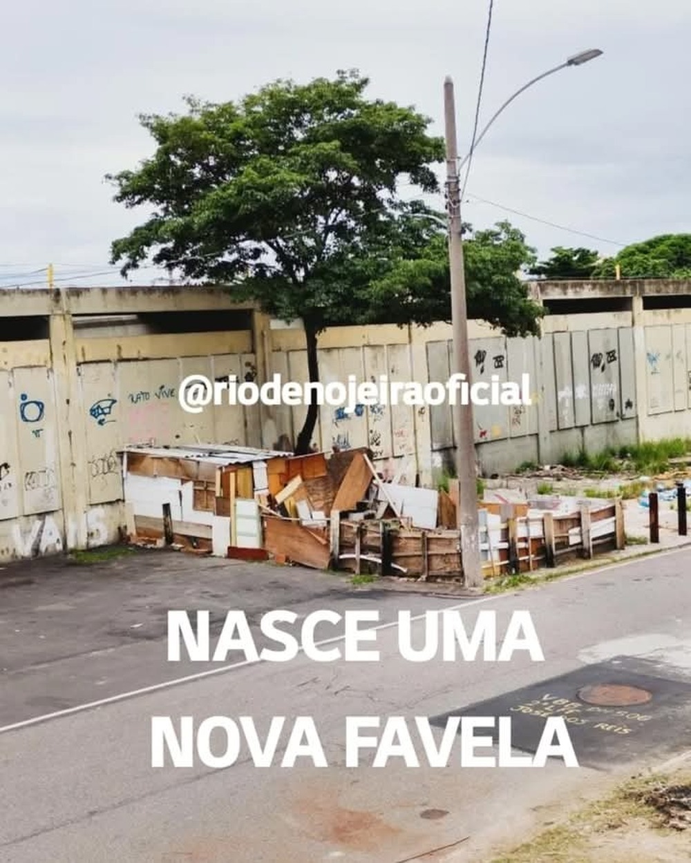 Favela sendo instalada na calçada do Metrô de Inhaúma preocupa moradores