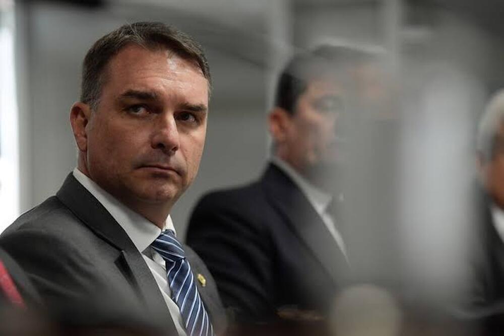 Rachadinha de Flávio Bolsonaro que está com recurso do MP-RJ, pode ser reaberta pelo STF