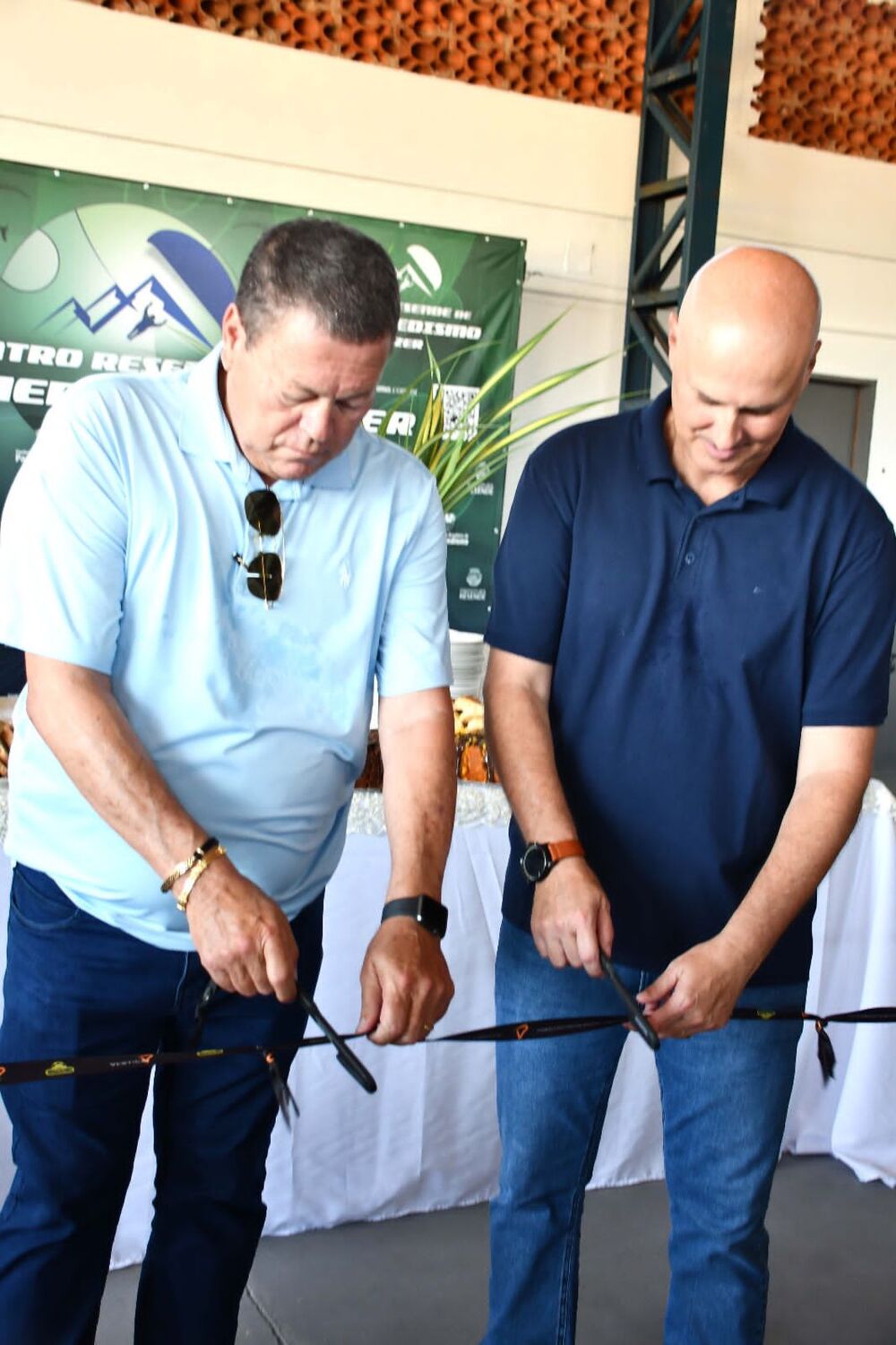 Prefeito Tande participa da reabertura do Centro Resende de Paraquedismo e Lazer