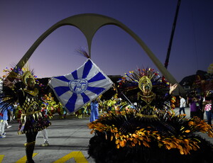 Acadêmicos de Niterói é campeã da Série Ouro e sobe para o Grupo Especial