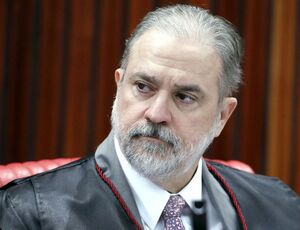 Augusto Aras defende que Nunes Marques decida sobre cultos presenciais, saiba mais: 