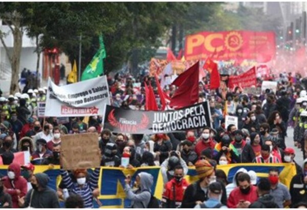 ‘Fora Bolsonaro’ e ‘Vacina já’ agitam o sábado de protestos em todo país