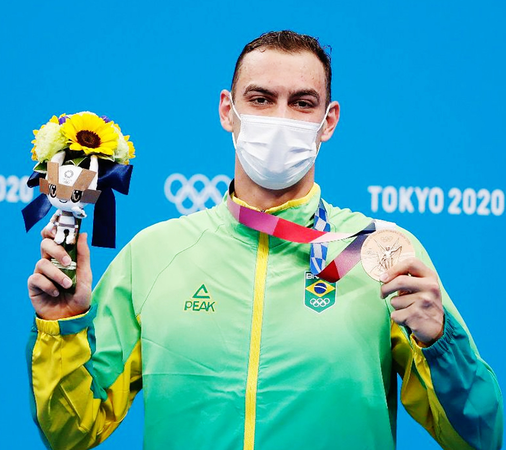 Fernando Scheffer fatura bronze, primeira medalha na natação