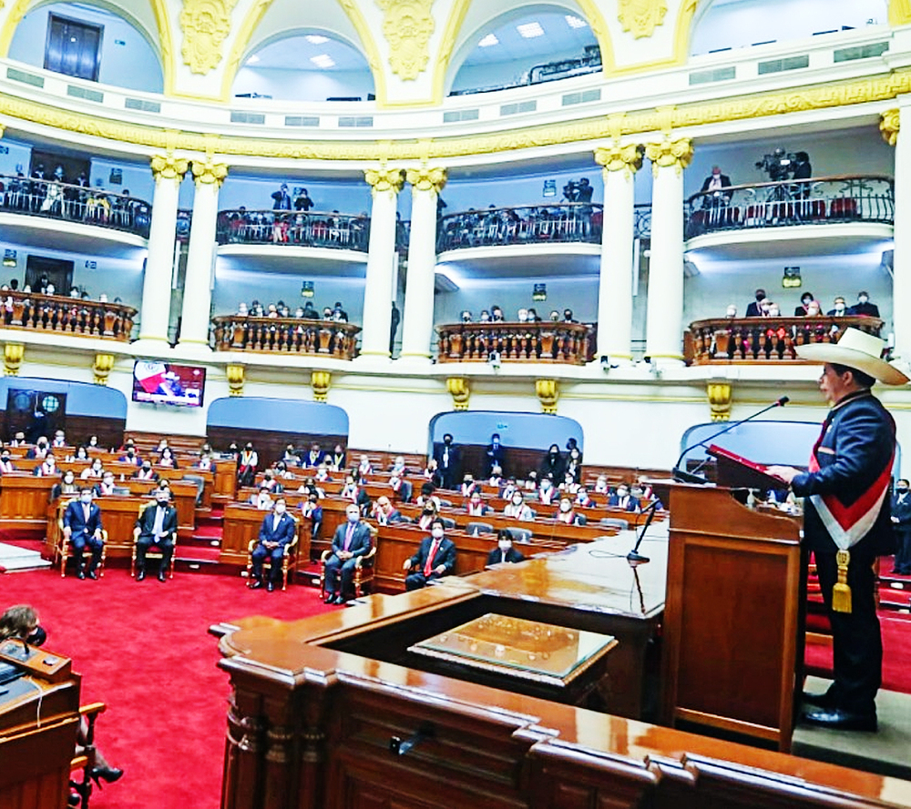 Castillo toma posse no Peru: ‘desta vez, um governo do povo, com o povo e para o povo’