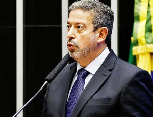 Discutir voto impresso ‘é perda de tempo’, diz Arthur Lira