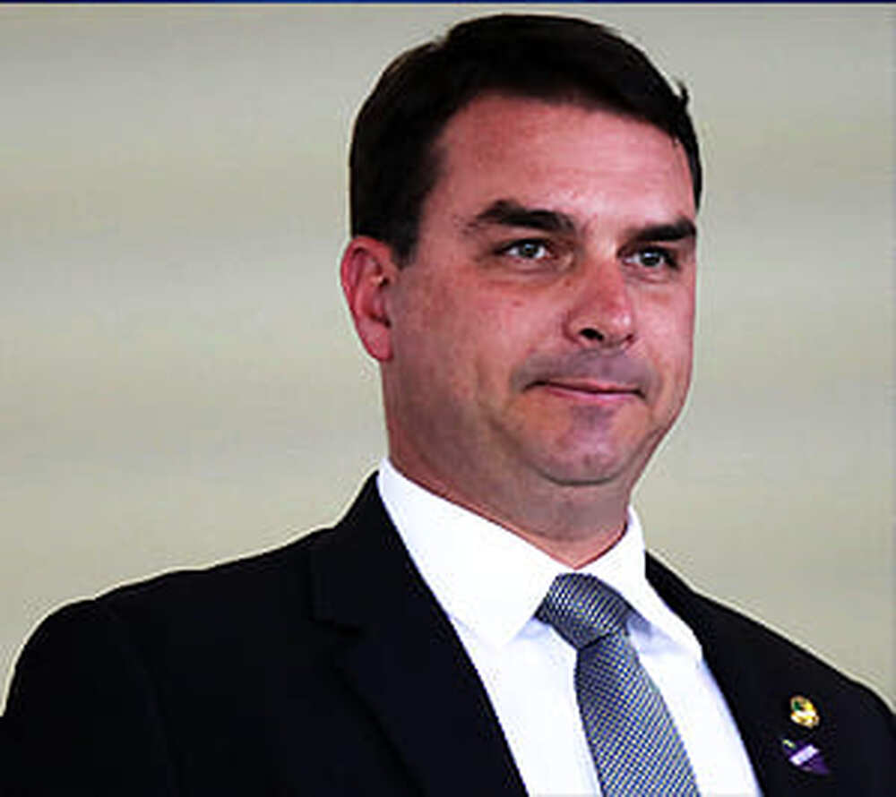 STF mantém foro especial de Flávio Bolsonaro no caso das rachadinhas