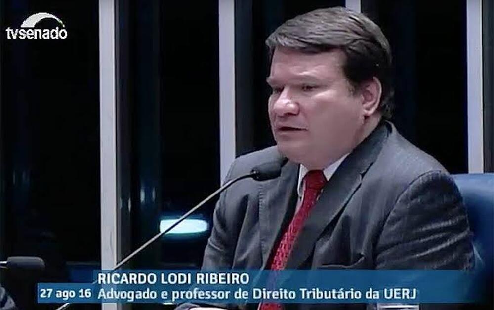 O abandono do teto de gastos para a reconstrução da economia brasileira