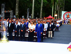 Governador Cláudio Castro participa de missa em memória às vítimas de Petrópolis