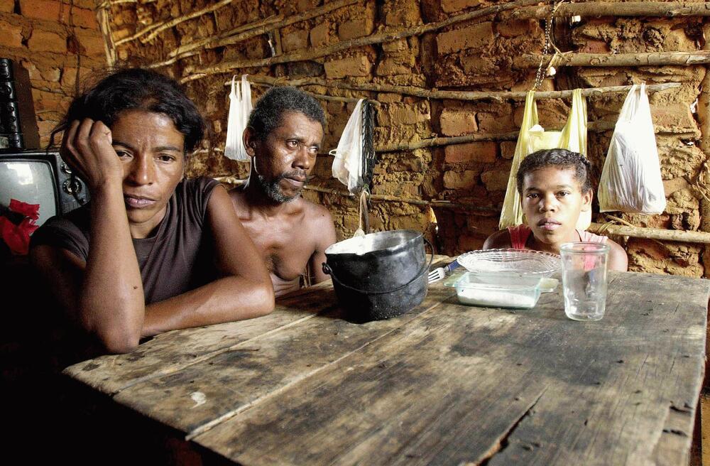 Inflação, juros e desemprego acima de 2 dígitos, deixarão brasileiro mais pobre por anos