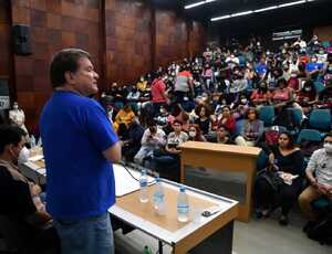 Debate sobre políticas públicas de inclusão lota Uerj