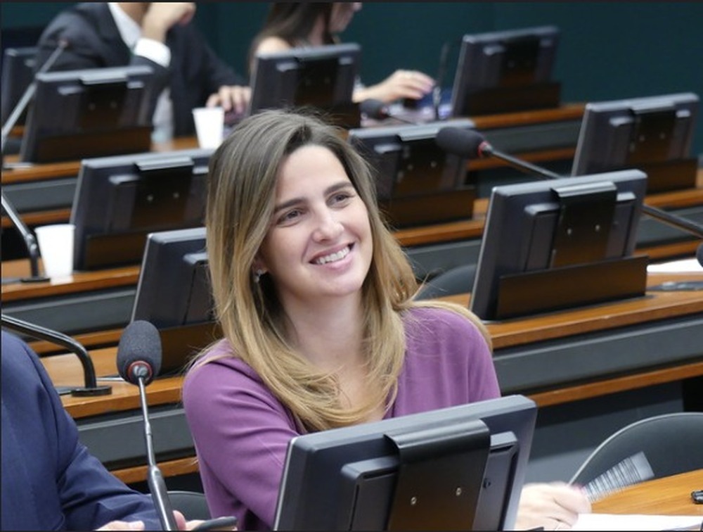 Câmara aprova parecer de deputada Clarissa a favor de parcelamento de multas de trânsito