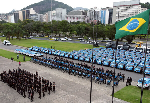 Governador Cláudio Castro entrega mais um lote de novas viaturas semiblindadas