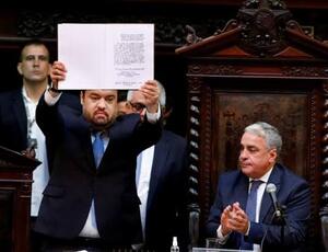 Claudio Castro toma posse no Palácio Tiradentes, assista o discurso 