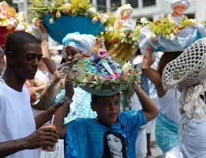 Cariocas comemoram o Dia de Iemanjá no Arpoador